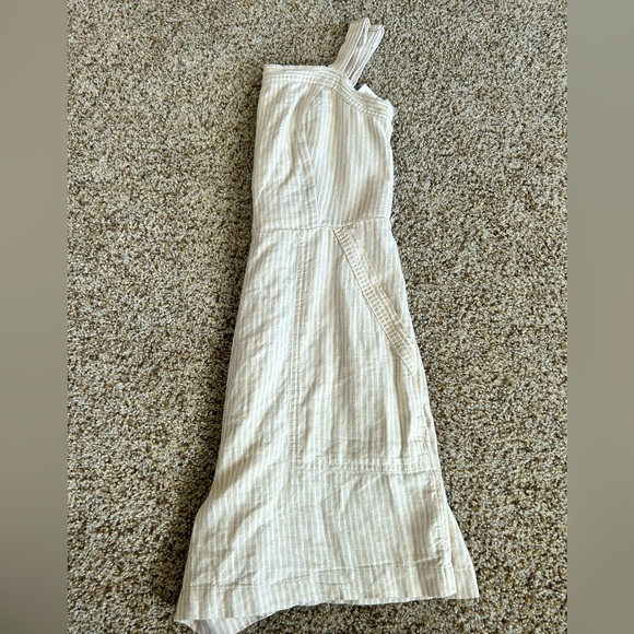 Women’s Romper never worn :) - Picture 2 of 4